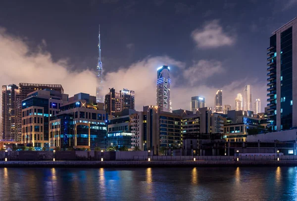 아랍에미리트 두바이 2023 비즈니스 베이의 아파트에서 다운타운 지역의 스카이라인 한눈에 — 스톡 사진