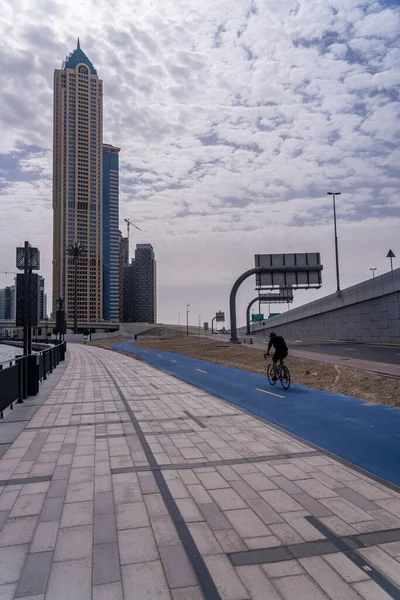 New Apartment Blocks Hotel Cycle Path Dubai Canal Bike Rider — Stock Photo, Image