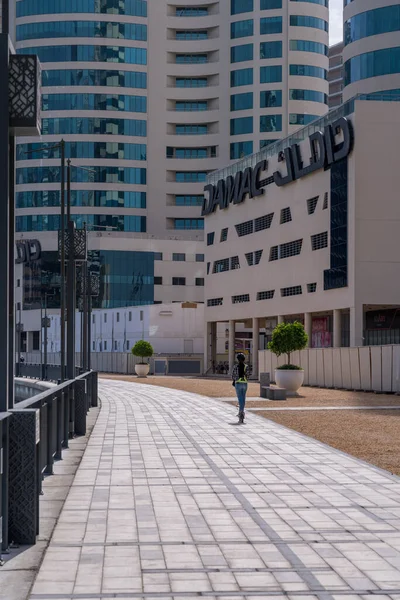 Dubai Zjednoczone Emiraty Arabskie Kwietnia 2023 Hulajnoga Ścieżce Rowerowej Wokół — Zdjęcie stockowe