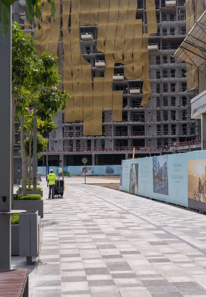 Dubai Eae 2023 Április Utcai Tisztító Canal Front Lakások Építése — Stock Fotó