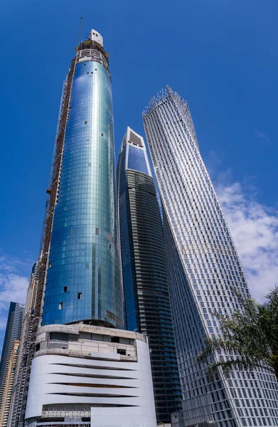 Dubai Marina Rıhtımının Yanında Yeni Apartman Otel Inşaatı — Stok fotoğraf
