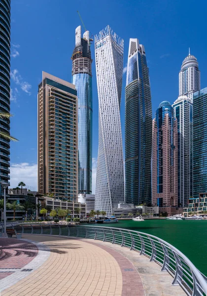 Блоки Висотних Квартир Оточують Воду Дубай Марина Оае — стокове фото
