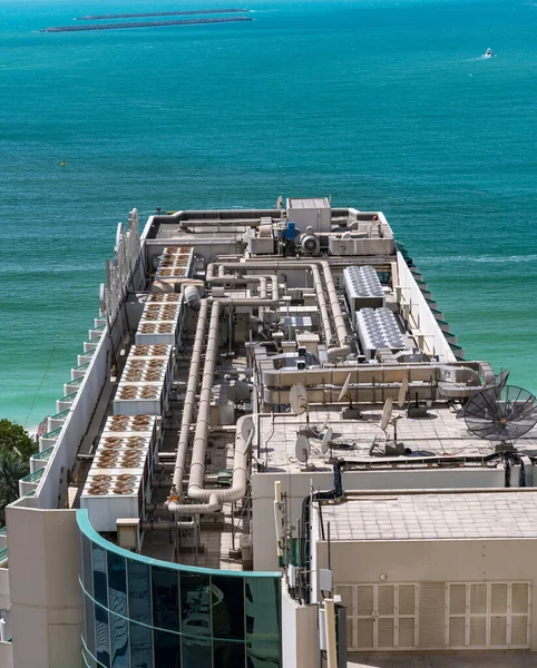 Banker Luftkonditionering Enheter Taket Hotell Vid Havet Dubai Förenade Arabemiraten — Stockfoto