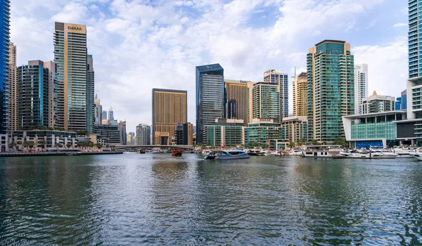 Dubai Verenigde Arabische Emiraten April 2023 Dhow Boten Verlaten Jachthaven — Stockfoto