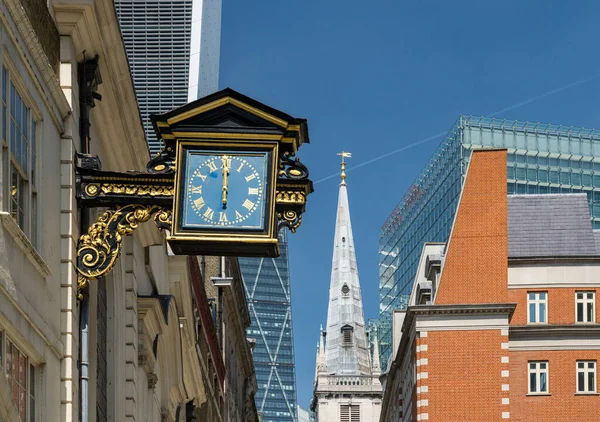 Alte Traditionelle Stadtgebäude Mit Antiken Uhren Der Mary Hill Street — Stockfoto