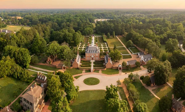 Drone Vista Fachada Frontal Palácio Governors Williamsburg Virgínia Amanhecer — Fotografia de Stock