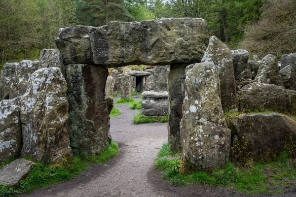 Viktoriánus Ostobaság Druidák Ültetvény Álló Kövek Létrehozott Erdőben Nidderdale Yorkshire — Stock Fotó