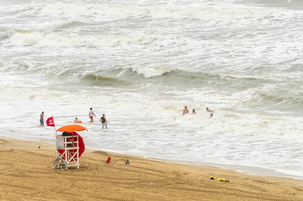 Virginia Beach June 2023 Few People Risk Rough Seas Stormy — Stock Photo, Image