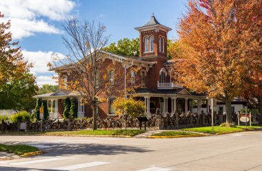 Dekorah Iowa 'daki W Broadway' deki Porter Evi Müzesi 'ni dekore edin.