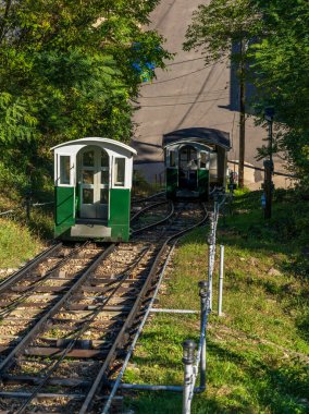 Dünyanın en dik, en kısa manzaralı demiryolu Dubuque Iowa 'da Fenelon Place' de Dördüncü Cadde Asansörü ile