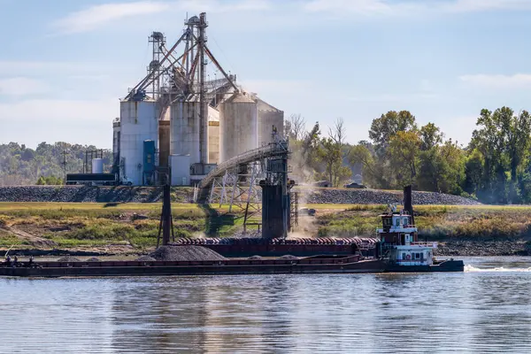 Remorqueur Poussant Barges Fret Passé Quai Chargement Grain Dans Pays — Photo