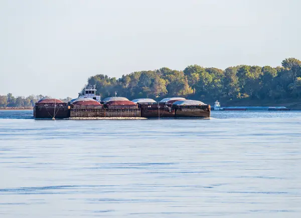 Freight Barges Approaching Calm Waters Mississippi River Low Water Conditions — Stock Photo, Image