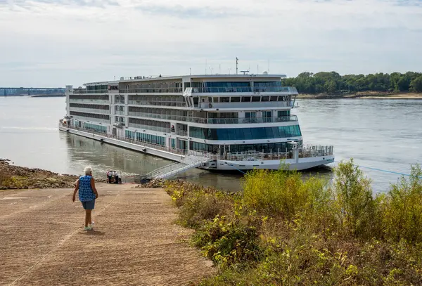 Memphis Října 2023 Plavební Loď Viking Mississippi Kotvící Nízkých Vodních — Stock fotografie