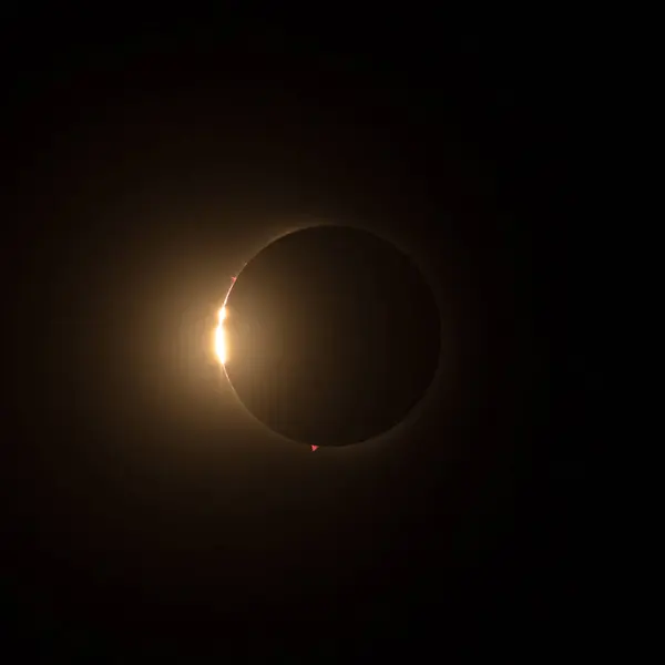 Imagens Eclipse Solar 2024 Com Lua Prestes Finalmente Cobrir Sol Imagem De Stock