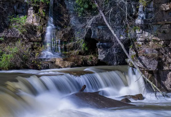 Kleine Wasserfallkaskade Auf Felsen Valley Falls State Park Der Nähe lizenzfreie Stockbilder