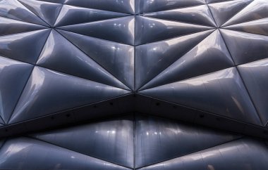 Eşsiz yastıklı ve yansıtıcı kabuk Hudson Yards New York 'taki Kulübe üzerinde