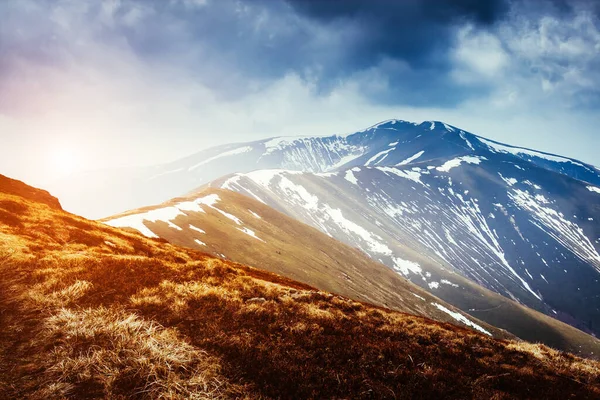 Great View Snow Range Which Glowing Sunlight Dramatic Picturesque Scene — Stock Photo, Image