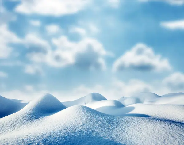 Majestueuze Ochtend Heuvel Gloeiend Door Zonlicht Schilderachtige Prachtige Winterse Scène — Stockfoto