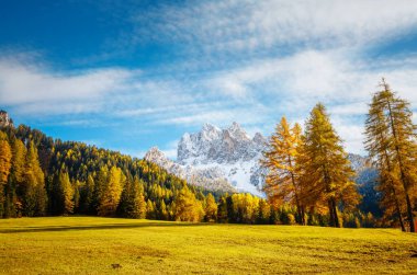 Durrenstein 'in manzaralı dağları. Büyüleyici ve muhteşem bir sahne. Yeri Dolomiti, ulusal park Fanes-Sennes-Braies, Bolzano ili - Güney Tyrol, İtalya. Avrupa. Güzellik dünyasını keşfedin.