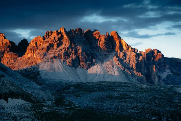 国家公园Tre Cime Lavaredo的风景区 戏剧化而华丽的场面 Misurina Dolomiti Alp South Tyrol Italy 图库照片
