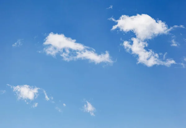 Fantástica Vista Céu Azul Dia Ensolarado Com Nuvens Fofas Cena Imagem De Stock