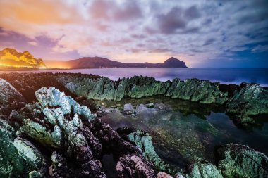 Yedek Monte Cofano 'nun manzarası çok etkileyici. Pelerin San Vito Sicilya adası, İtalya Avrupa. Akdeniz iklimi. Harika bir açık hava tatili. Dünyada eşi benzeri olmayan bir yer. Dünyanın güzelliğini keşfedin.