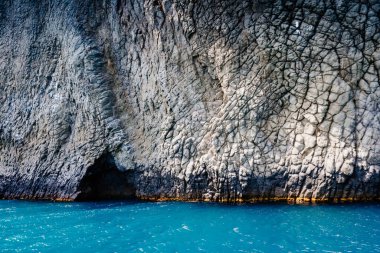 Kırım yarımadasındaki Karadag dağ sırası, sönmüş antik bir volkan. Kara Dag (Black Mount), Koktebel kıyı kasabası. Dünyada eşi benzeri olmayan bir yer. Dünyanın güzelliğini ve vahşi yaşamını keşfedin..