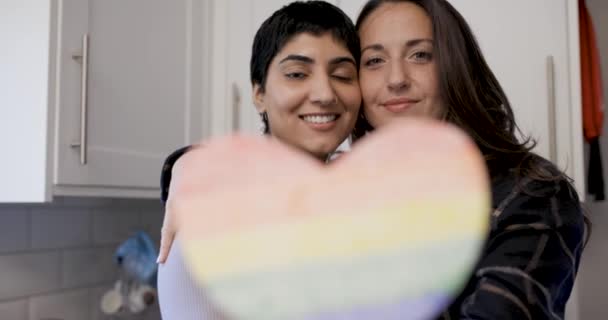 Cinematic Shot Happy Girl Friends Lesbian Couple Embracing Holding Heart — Stok Video