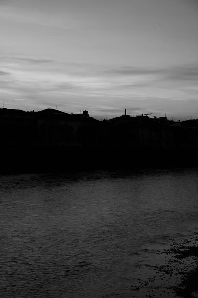 Silhouette Sunset Italian Medieval City Verona River Adige Black White — Stock Photo, Image