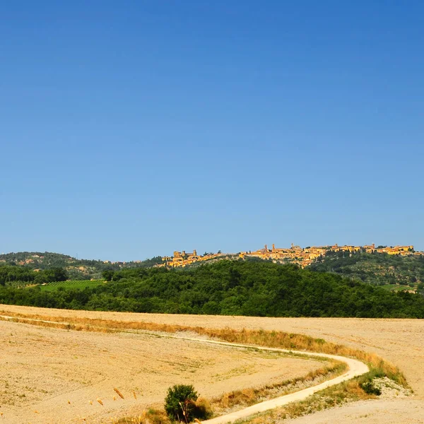 Vägen Leder Till Den Gamla Staden Toscana — Stockfoto