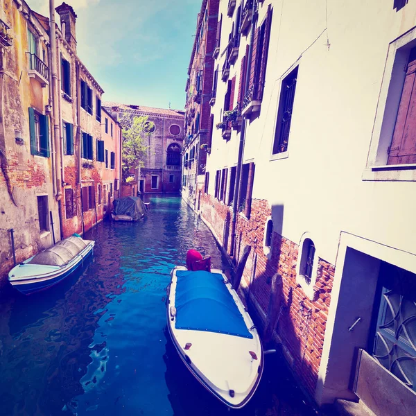 Narrow Canal Street Venecia Instagram Effect —  Fotos de Stock