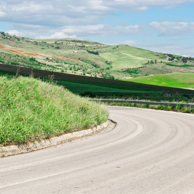 Sicilya 'nın Sakallı Asphalt Yolu