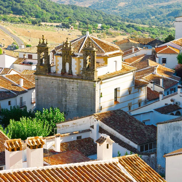 西班牙小镇 红瓦上鸟瞰图 — 图库照片