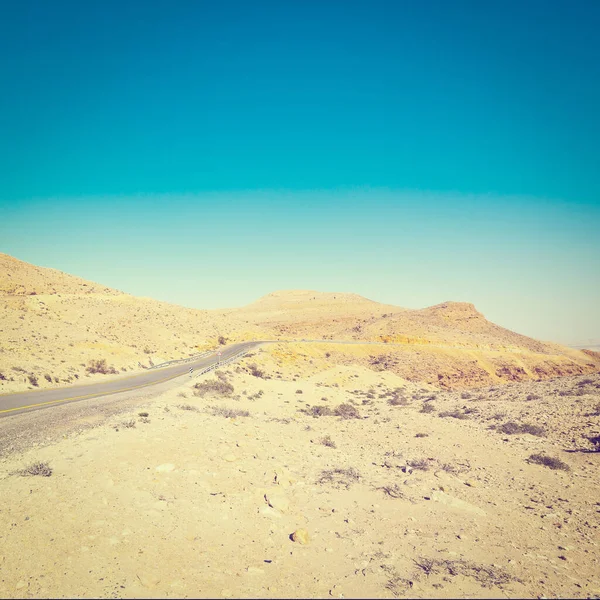 Estrada Asfalto Acima Grande Cratera Deserto Negev Israel Efeito Instagram — Fotografia de Stock