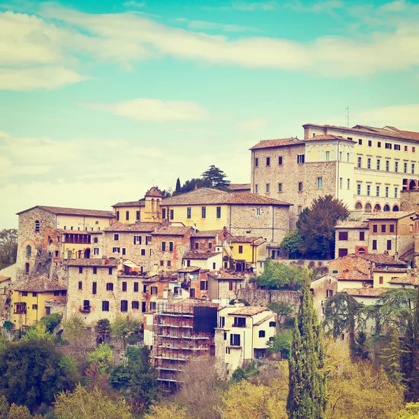 Μεσαιωνική Πόλη Τόντι Πάνω Από Την Κοιλάδα Της Ούμπρια Ιταλία Εικόνα Αρχείου