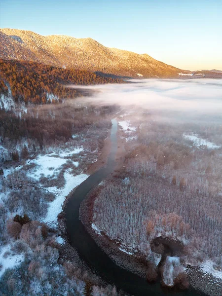 Повітряний Вид Красивий Гірський Пейзаж Снігом Річкою Деревами Стокове Фото