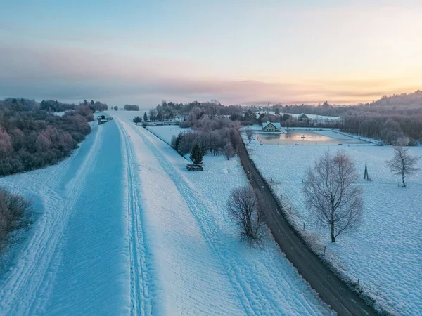 Зимовий Пейзаж Дорога Сніг Покриті Річкою Сільській Місцевості Стокове Фото