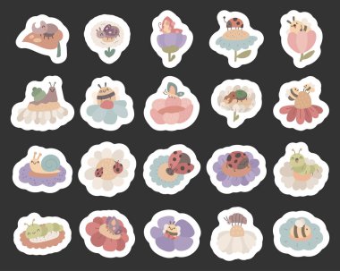 Çekici böcekler, kelebekler, uğur böcekleri, arılar, salyangozlar ve tomurcuklar arasında tırtıllar ve tasarım projeleri için bahar doğasının yer aldığı İskandinav tarzında hazırlanmış çiçek ve böcekler.