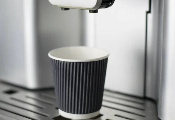 Papiertasse Der Kaffeemaschine — Stockfoto