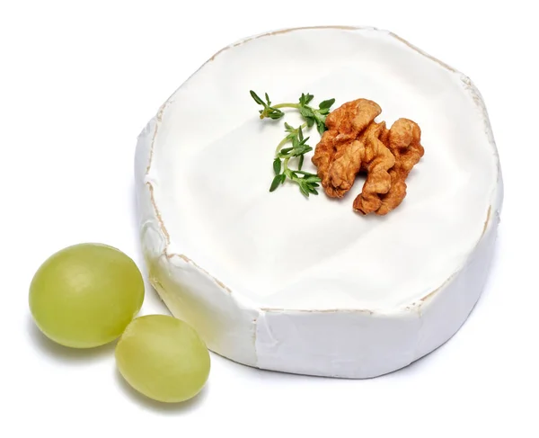 Verse Brie Camembert Kaas Geïsoleerd Een Witte Achtergrond — Stockfoto