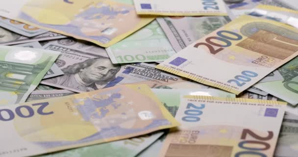 Денежный Фон Наличными Долларами Сша Евро 200 Евро Доллар Банкноты — стоковое видео