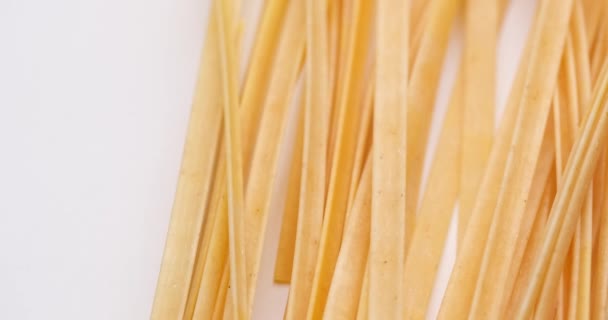 Pasta Backgroud Macro View Van Dry Authentic Italiaanse Tagliatelle — Stockvideo