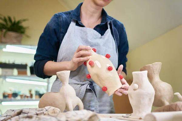 Woman Sculptor Holding Ceramic Vase Artistic Studio — Stock Photo, Image