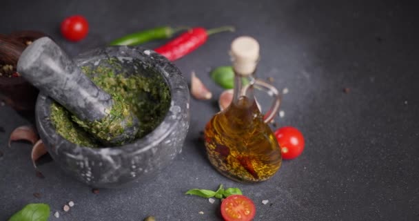 Malta Marmo Con Capperi Verdi Finocchio Salsa Basilico — Video Stock