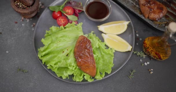 Woman Puts Salad Plate Fried Pieces Grilled Organic Tuna Steak — Stock Video