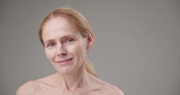 Edad Belleza Salud Cuidado Piel Seca Concepto Gente Real Hermosa — Vídeos de Stock