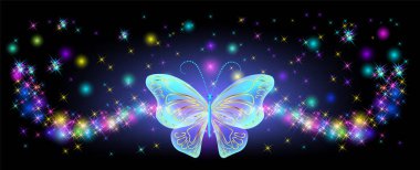 Sihirli şeffaf kelebek ve parlayan yıldızlar yıldızlı gece gökyüzünün arka planında. Soyut fantastik arkaplan.