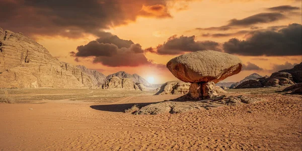 Stock image famous rock formation in the wadi rum desert. Jordan