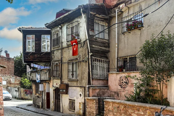 Istanbul Turquie Juillet 2022 Quartier Avec Maisons Décomposition Dans Ville — Photo