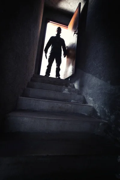 지하에 계단을 살인범 — 스톡 사진